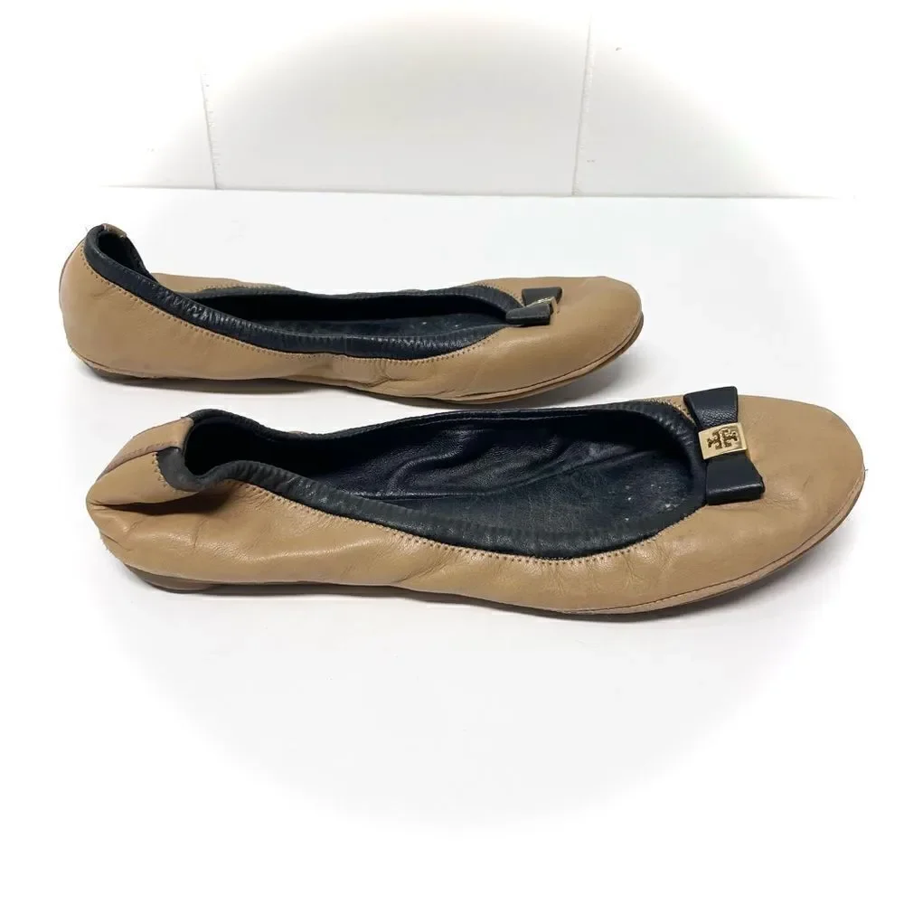 Tory Burch Eddie Logo Bow Two-Tone Ballerina Flat Clay Beige Size 8